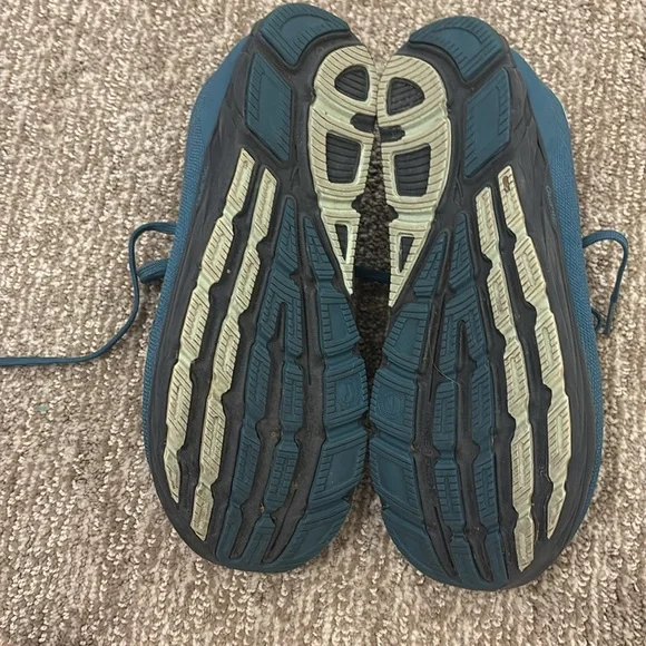 Altra Torin - Picture 2 of 3